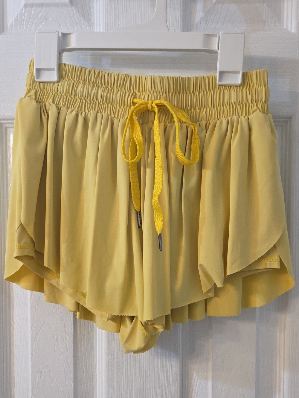 Gianni Bini Pale Yellow Ruffle Drawstring Skort